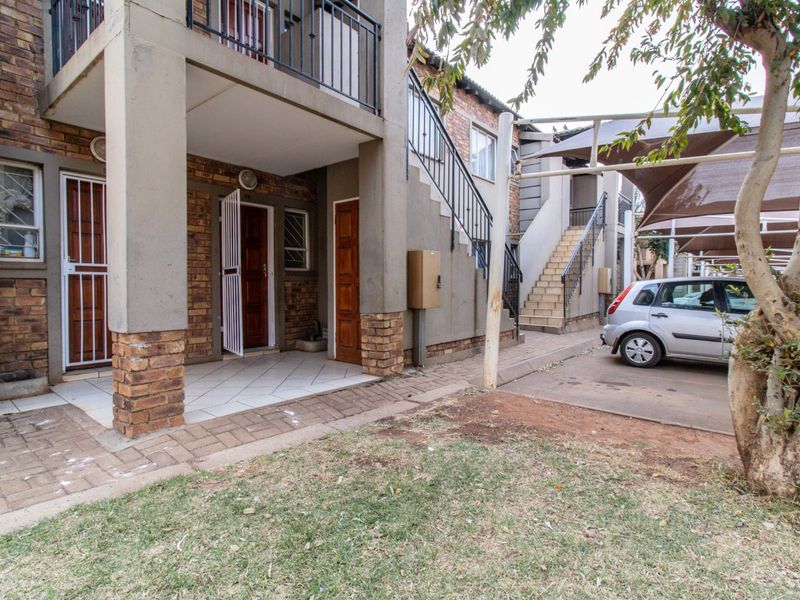 Goldfields Complex – Modern 2-Bedroom Apartments in Protea Glen - Photo 2