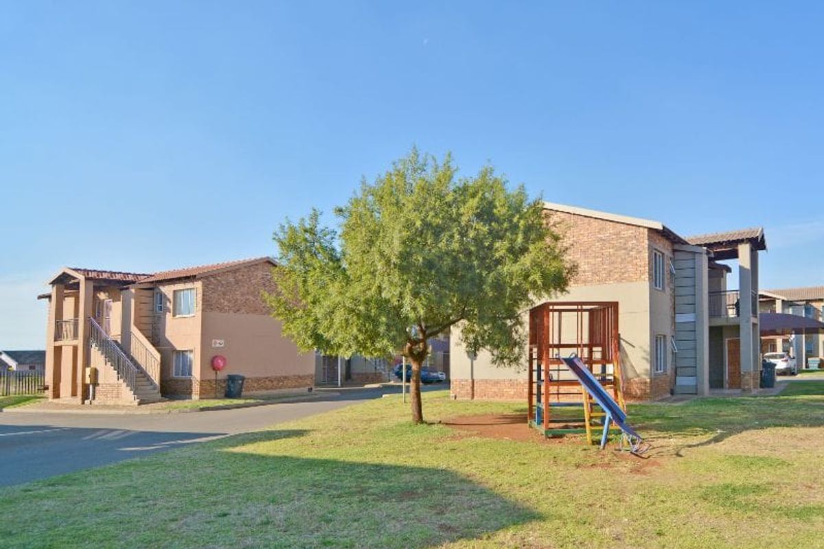 Goldfields Complex – Modern 2-Bedroom Apartments in Protea Glen - Photo 3