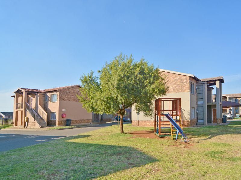 Goldfields Complex – Modern 2-Bedroom Apartments in Protea Glen - Photo 3