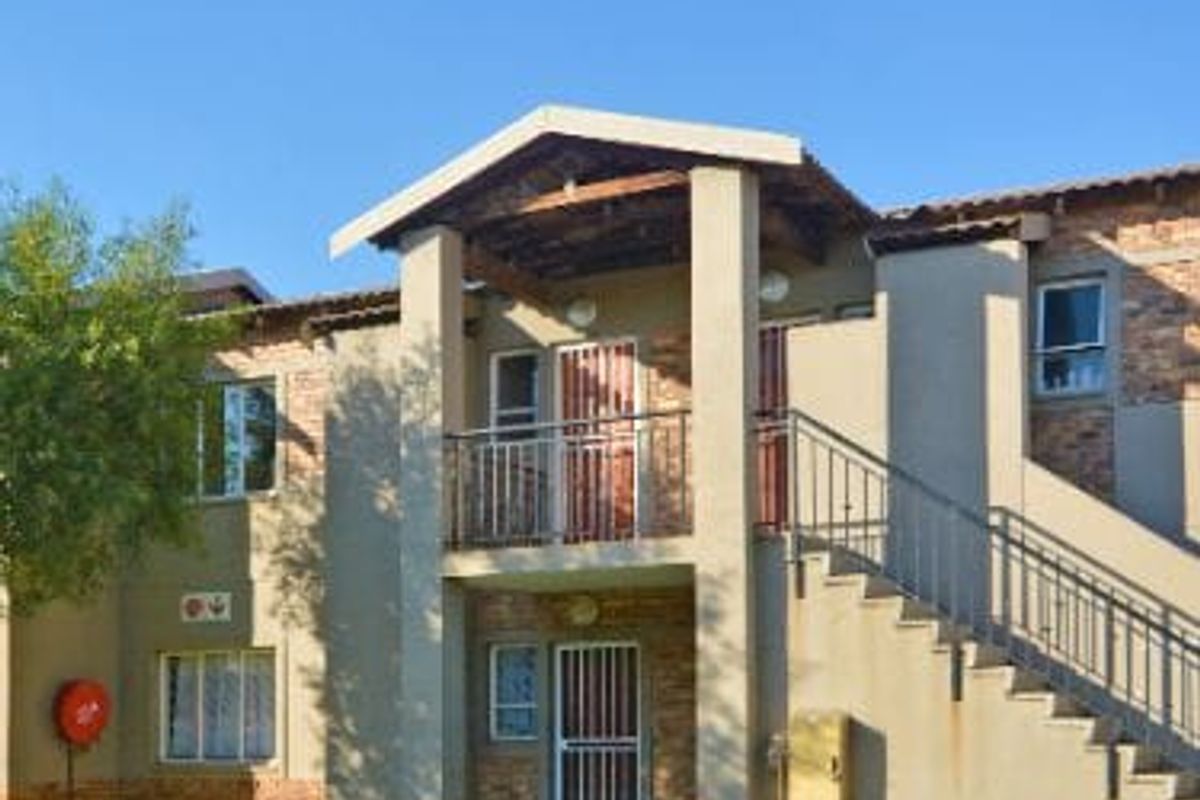 Goldfields Complex – Modern 2-Bedroom Apartments in Protea Glen - Photo 2