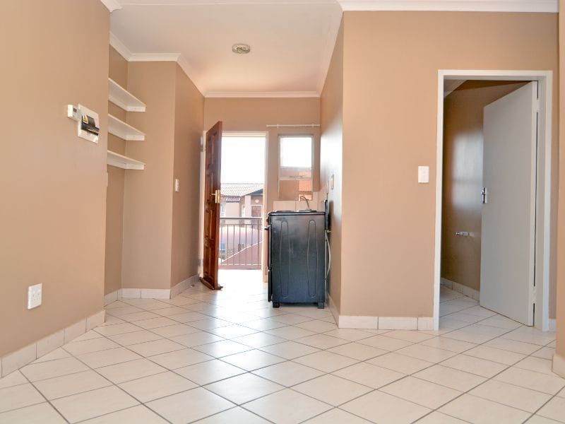 Goldfields Complex – Modern 2-Bedroom Apartments in Protea Glen - Photo 4