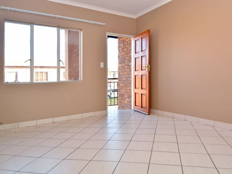 Goldfields Complex – Modern 2-Bedroom Apartments in Protea Glen - Photo 5