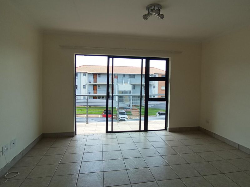 Modern 2-Bedroom Apartment for Sale in Crescent Glades Estate - Photo 8