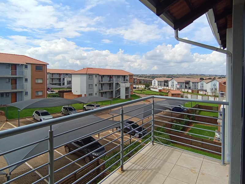 Modern 2-Bedroom Apartment for Sale in Crescent Glades Estate - Photo 9