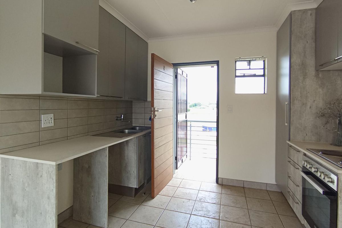 Modern 2-Bedroom Apartment for Sale in Crescent Glades Estate - Photo 5