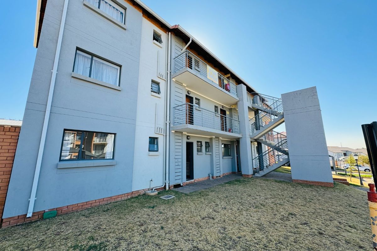 Modern 2-Bedroom Apartment for Sale in Crescent Glades Estate - Photo 3