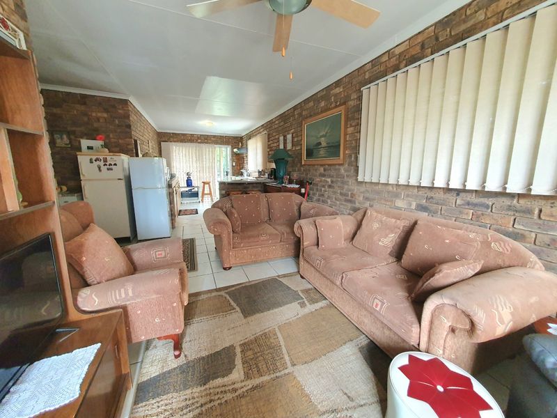 4 BED HOUSE PLUS FLAT FOR SALE  - Photo 10
