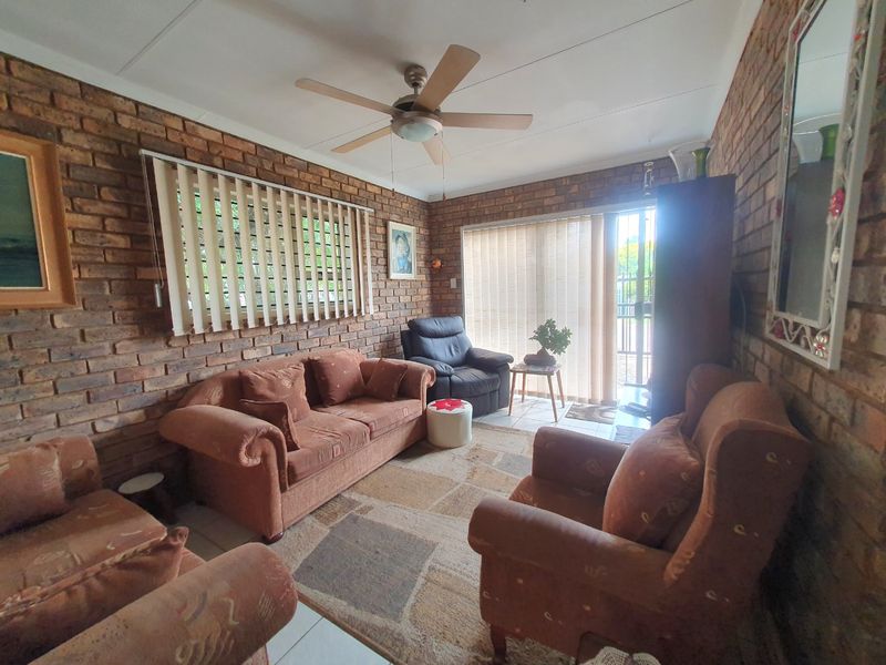 4 BED HOUSE PLUS FLAT FOR SALE  - Photo 9