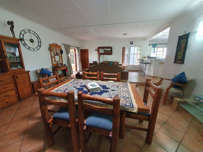 4 BED HOUSE PLUS FLAT FOR SALE  - Photo 8