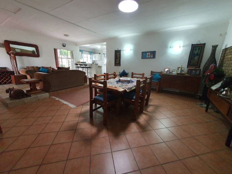 4 BED HOUSE PLUS FLAT FOR SALE  - Photo 7