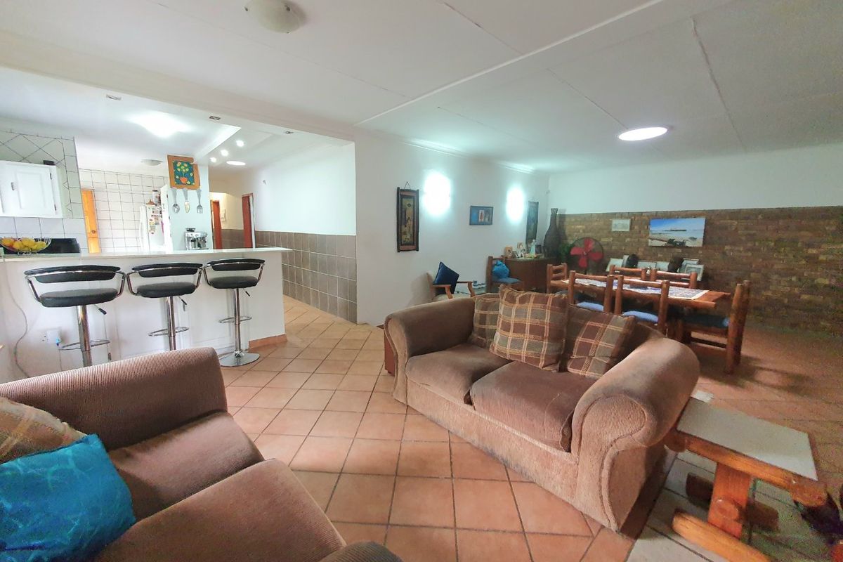 4 BED HOUSE PLUS FLAT FOR SALE  - Photo 4