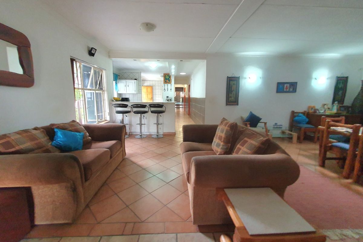 4 BED HOUSE PLUS FLAT FOR SALE  - Photo 5