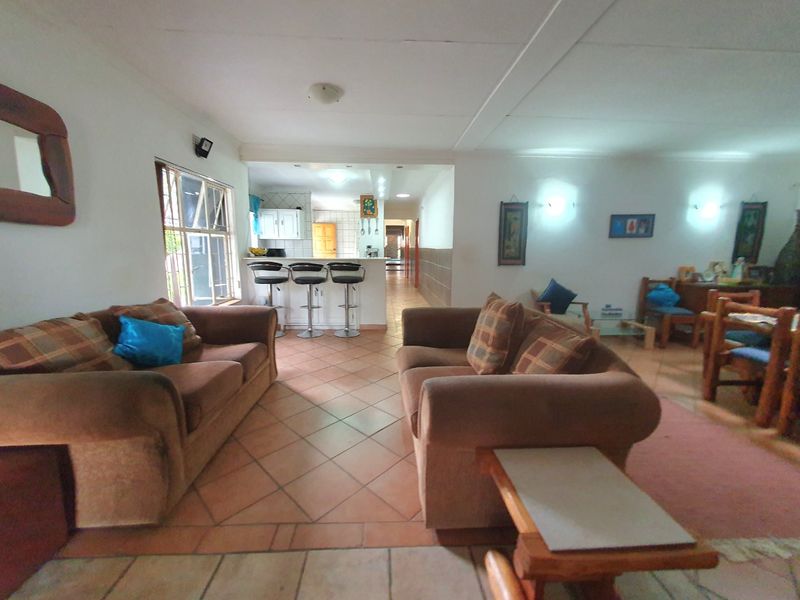 4 BED HOUSE PLUS FLAT FOR SALE  - Photo 5