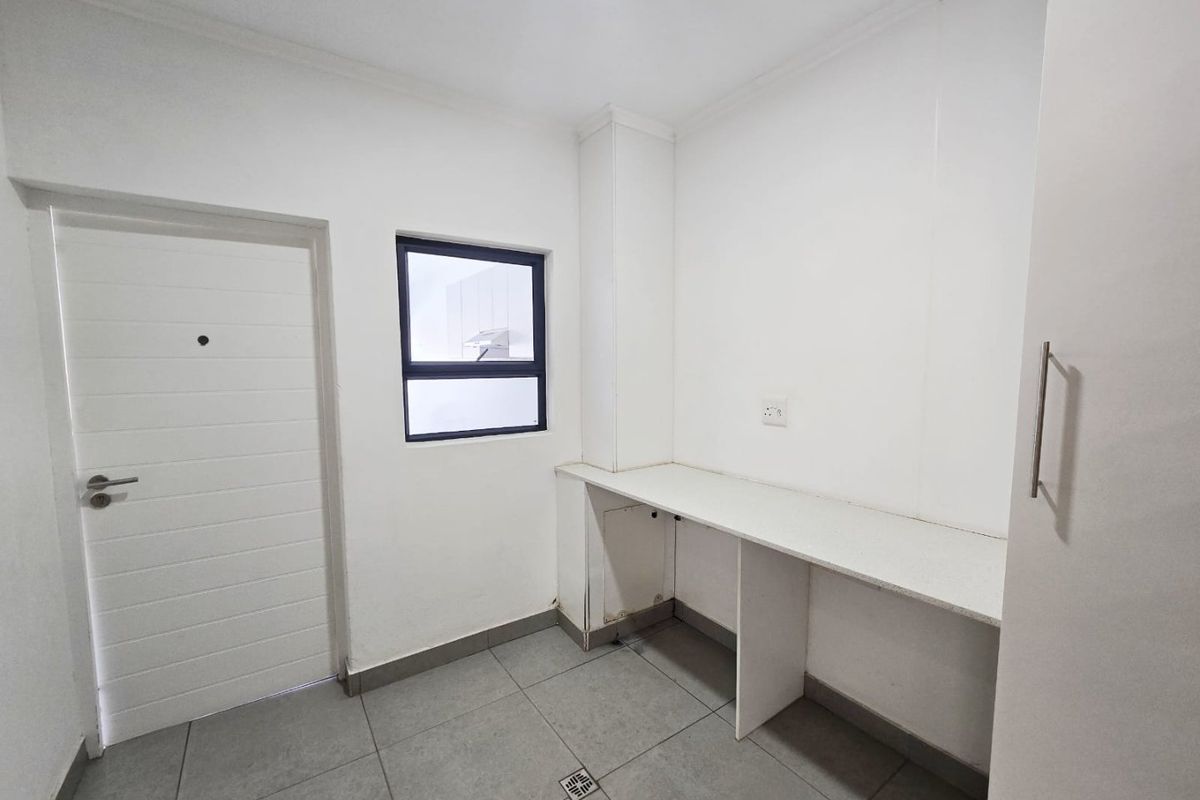 Urban Comfort in the Heart of Umhlanga - Photo 3