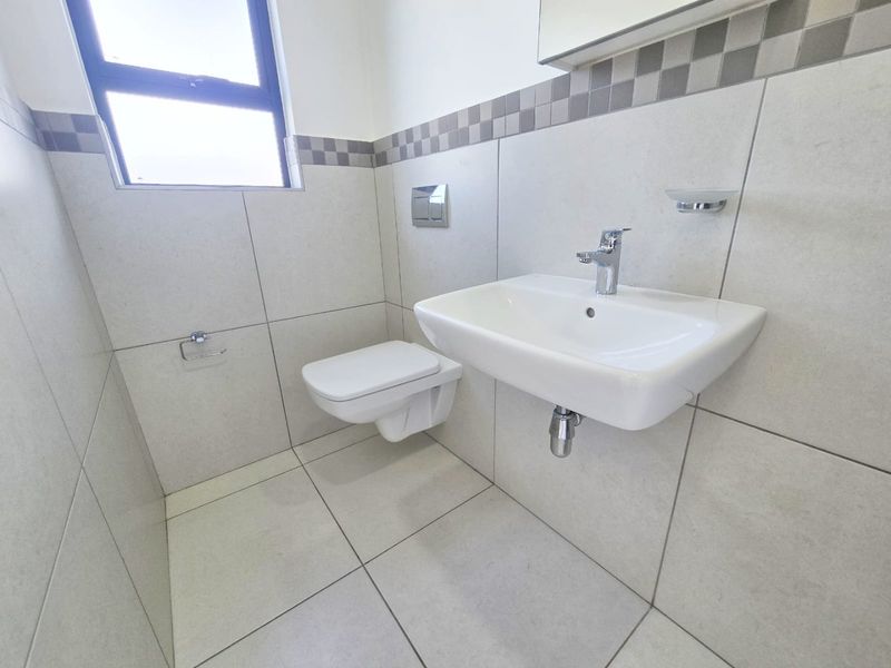 Urban Comfort in the Heart of Umhlanga - Photo 9