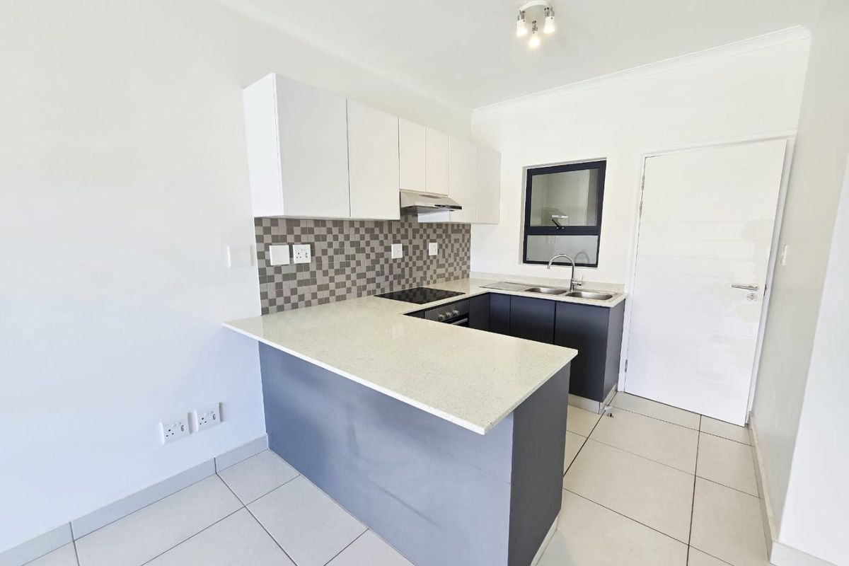 Urban Comfort in the Heart of Umhlanga - Photo 4