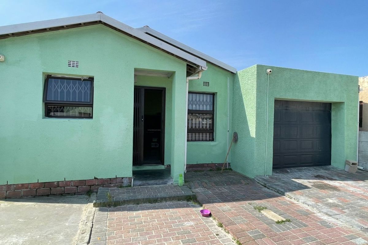 Medium-Large Family House - Photo 4