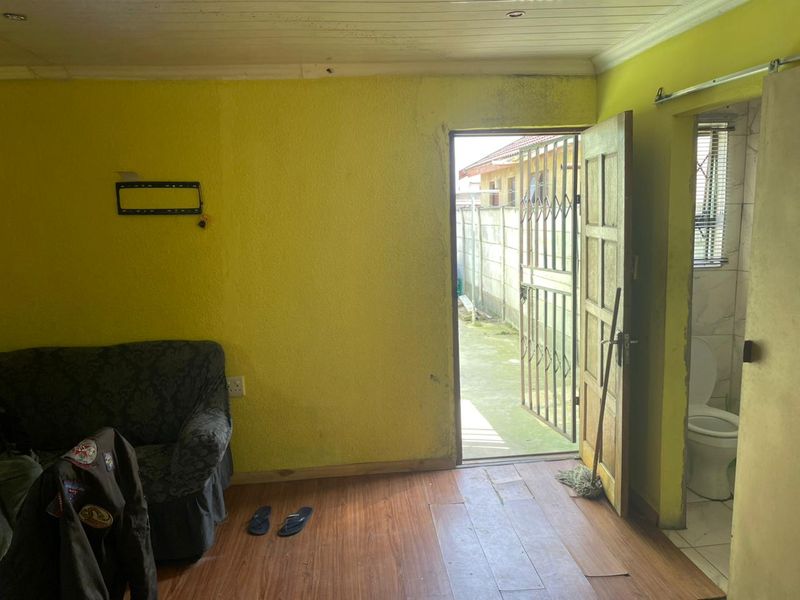 Medium-Large Family House - Photo 6