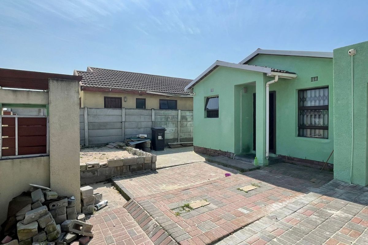 Medium-Large Family House - Photo 3