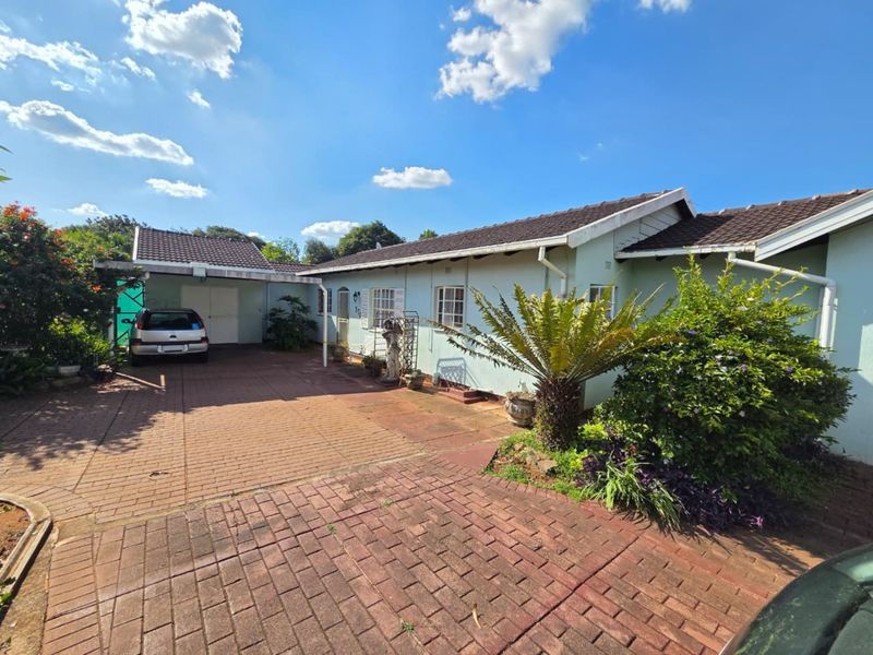 Spacious Home With Income Potential - Photo 7