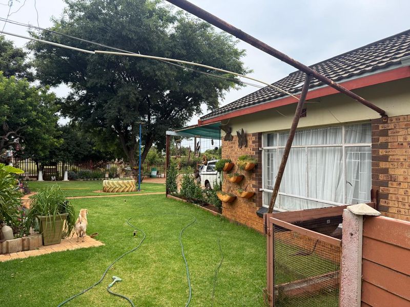 Charming Country Living Opportunity in Hartbeesfontein - Photo 2