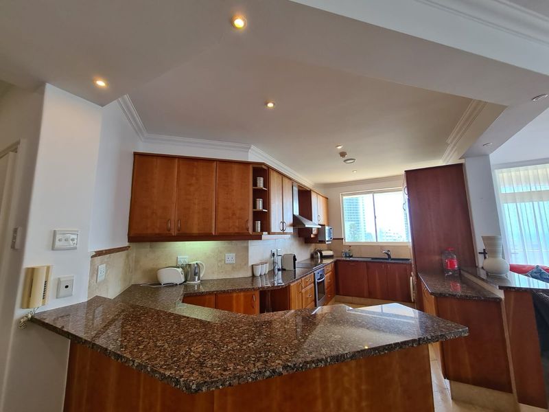 To rent in Umhlanga, Luxury 3 bedroom apartment with a bird's eye view. - Photo 9