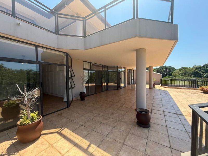 To let in Zimbali, 3 bedroom townhouse with beautiful views. - Photo 2