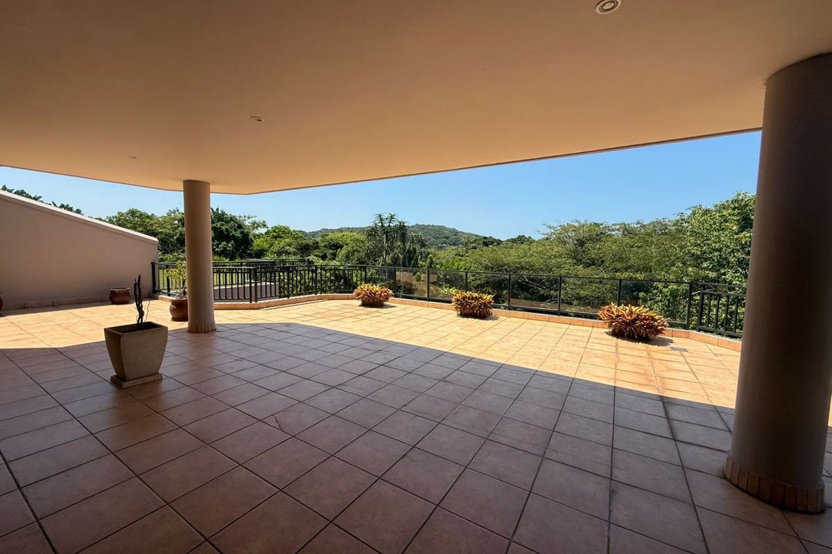 To let in Zimbali, 3 bedroom townhouse with beautiful views. - Photo 4