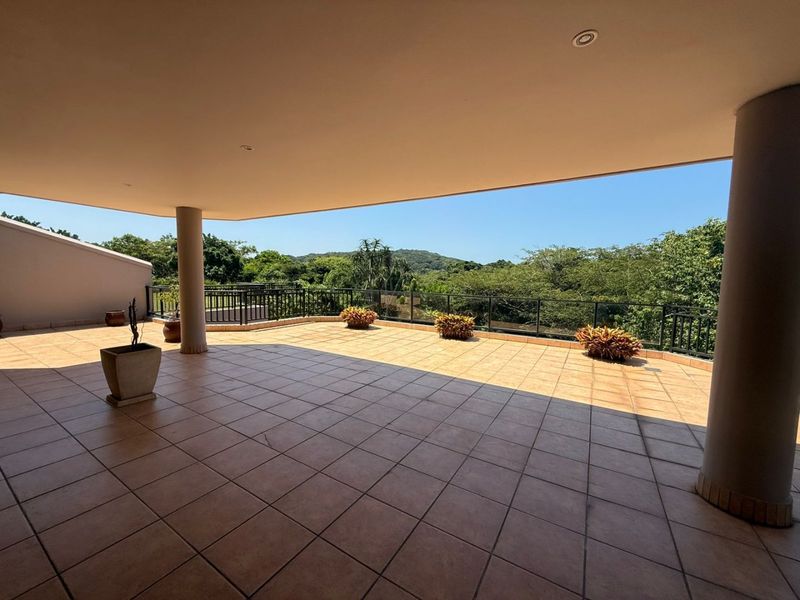 To let in Zimbali, 3 bedroom townhouse with beautiful views. - Photo 4