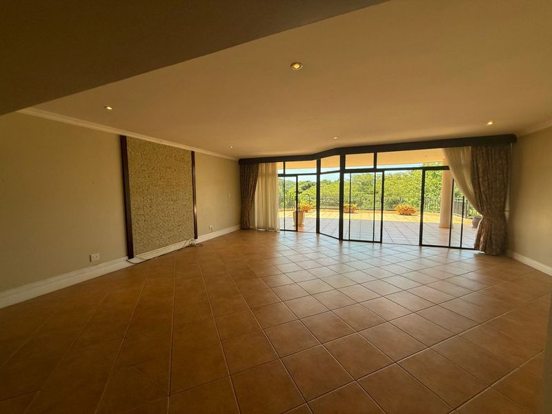 To let in Zimbali, 3 bedroom townhouse with beautiful views. - Photo 8