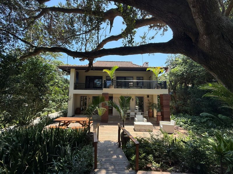 To let in Zimabli, furnished 5 bedroom home in lush surrounds with sea views. - Photo 1