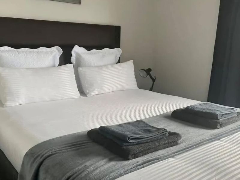 To let in Essenwood, 1 bedroom apartment with sea views. - Photo 10