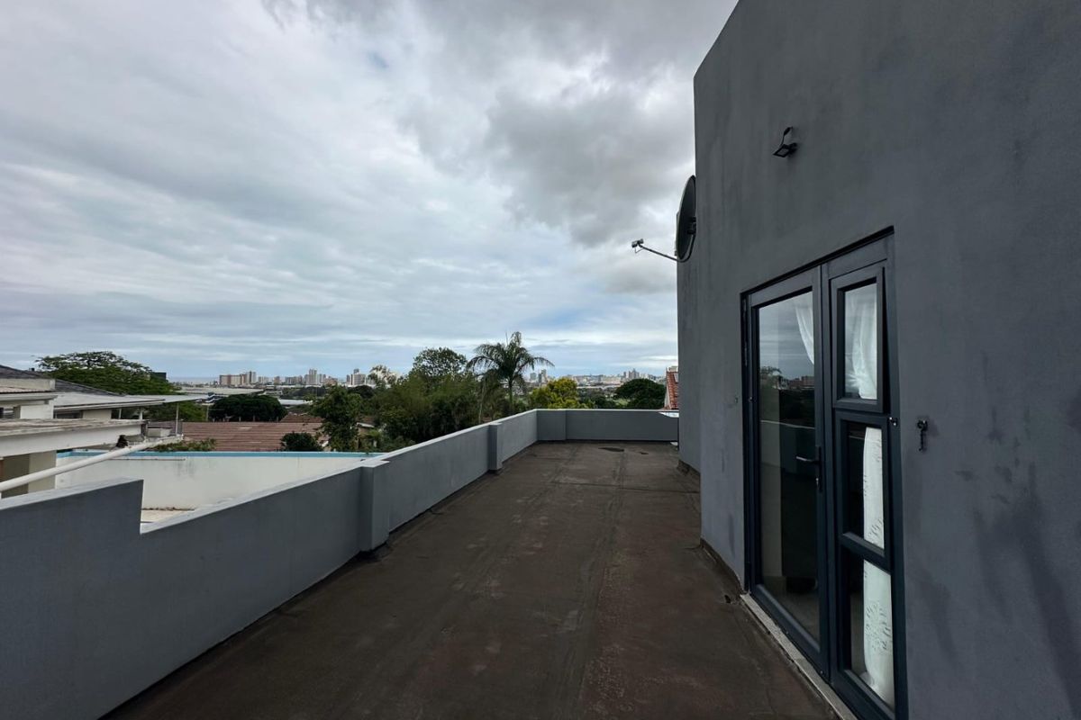 To let in Essenwood, 1 bedroom apartment with sea views. - Photo 2