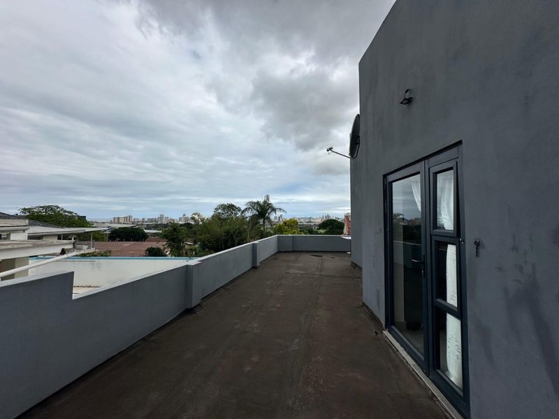 To let in Essenwood, 1 bedroom apartment with sea views. - Photo 2