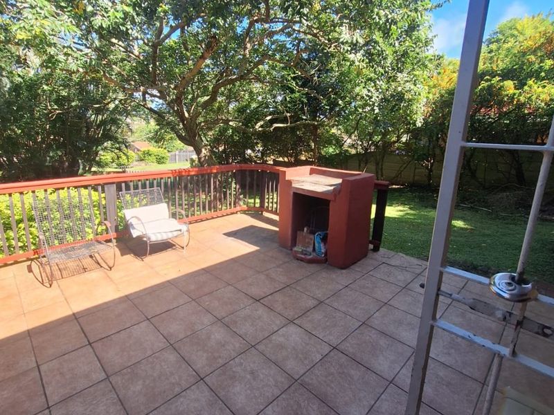 3 Bedroom House With 3 Separate Wendy Houses !! - Photo 7