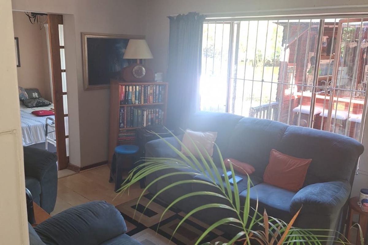 3 Bedroom House With 3 Separate Wendy Houses !! - Photo 4