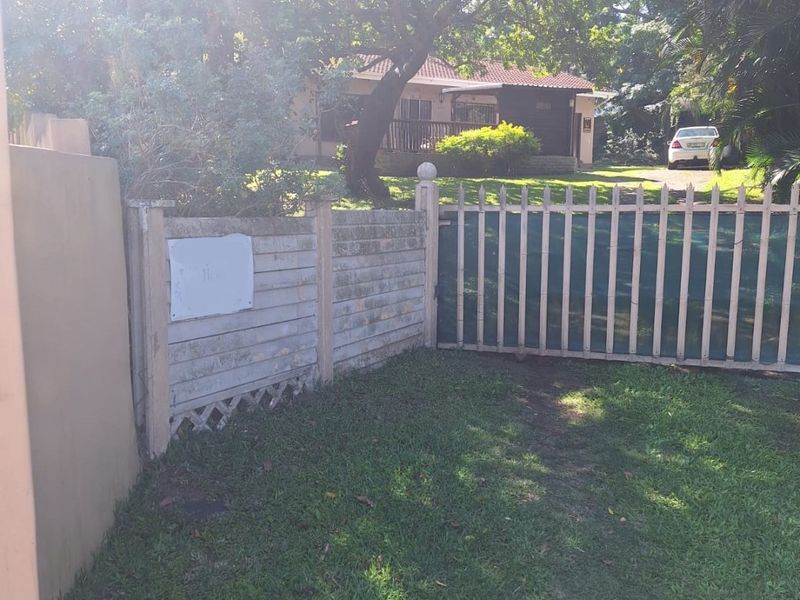 3 Bedroom House With 3 Separate Wendy Houses !! - Photo 1