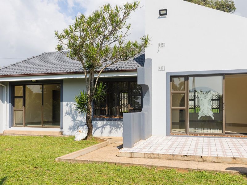 Newly Renovated Modern Home ! - Photo 9