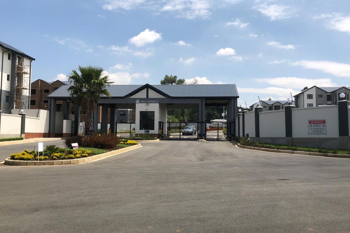 Modern 1-Bedroom, 1-Bathroom Apartment - Photo 2