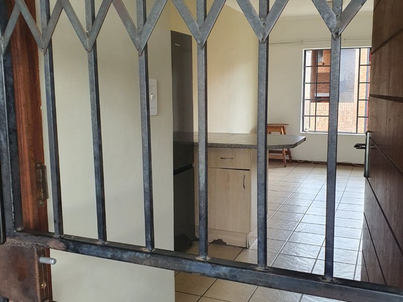 2 Bedroom Apartment For Sale in Amberfield - Photo 6