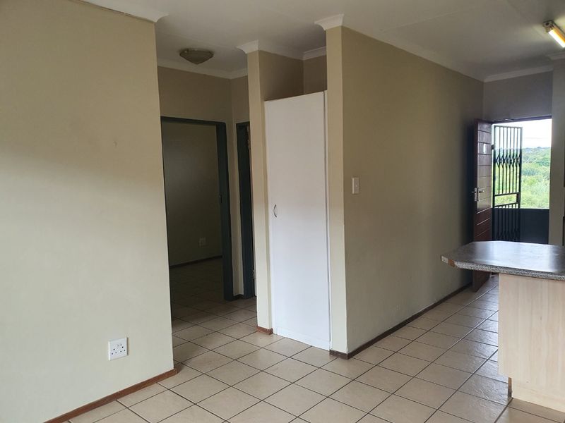2 Bedroom Apartment For Sale in Amberfield - Photo 2