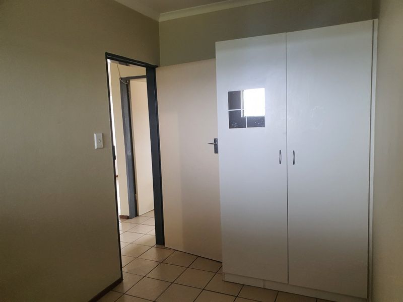 2 Bedroom Apartment For Sale in Amberfield - Photo 5