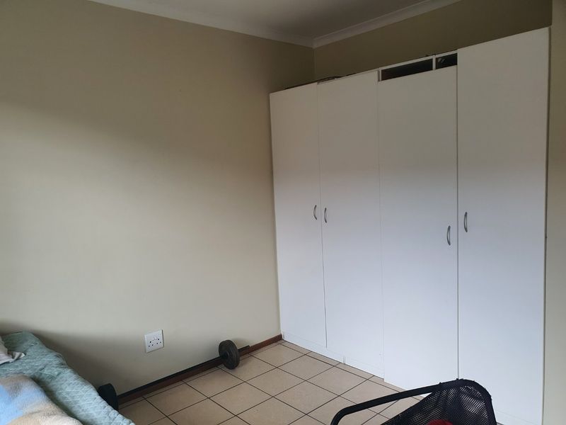 2 Bedroom Apartment For Sale in Amberfield - Photo 4