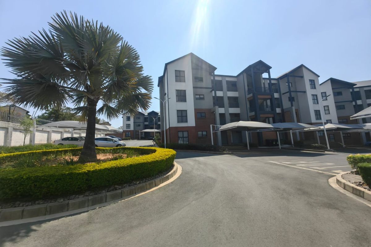 2 Bedroom apartment for sale in North Riding  - Photo 2