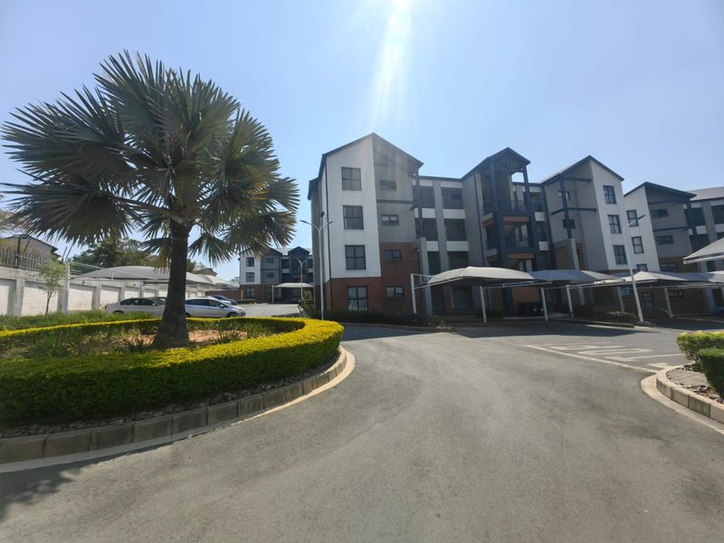 2 Bedroom apartment for sale in North Riding  - Photo 2