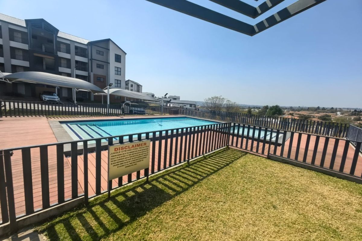 2 Bedroom apartment for sale in North Riding  - Photo 3