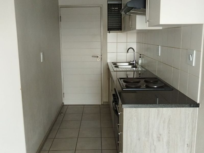 Modern 2 Bedroom apartment! - Photo 5