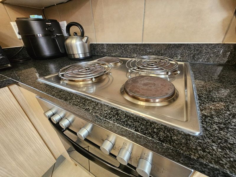 A Beautiful and Spacious 2 bedroom 2 bathroom simplex for sale in Monavoni  - Photo 5