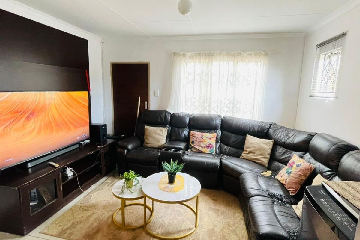 Spacious 2 bedroom and 1 bathroom house for sale in sky city  - Photo 5