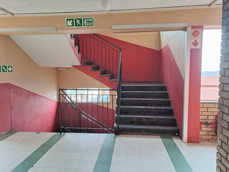 Spacious & Neat 2-Bedroom Flat – Great Value! - Photo 3